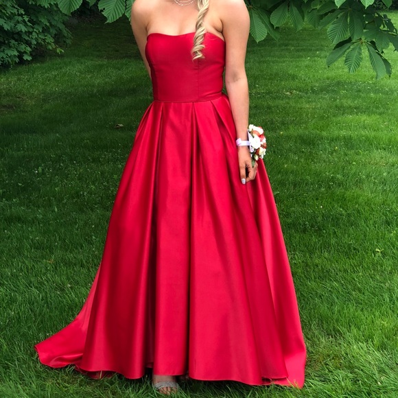 Dresses & Skirts - Prom Dress- Beautiful-Red